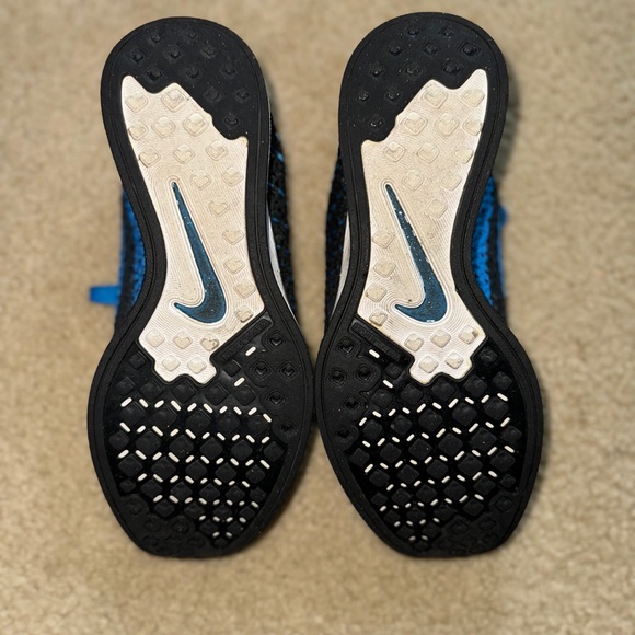 Nine Flyknit Racer - Picture 2 of 2